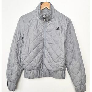 Women’s 00s Nike ACG Jacket! Vintage in perfect condition size medium! So good!